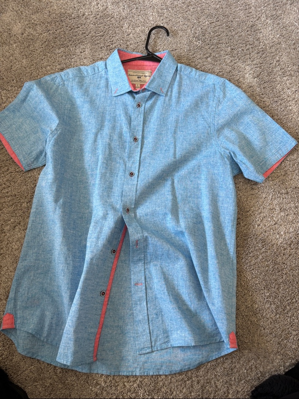 Men's Light Blue Short-Sleeve Casual Button-Down Shirt with Coral Trim